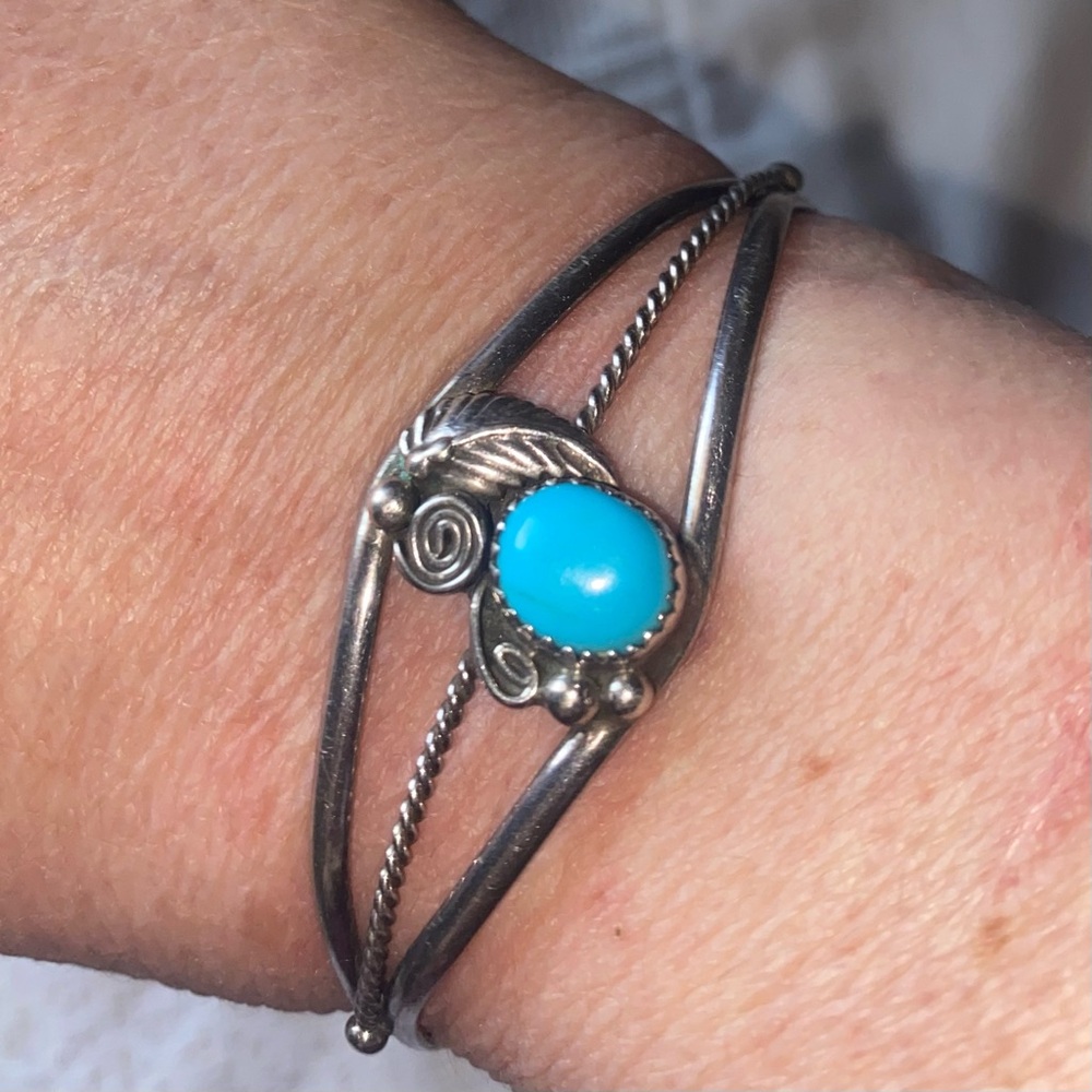 Vintage Navajo Turquoise Sterling Silver Cuff Bracelet.  Beautiful piece.